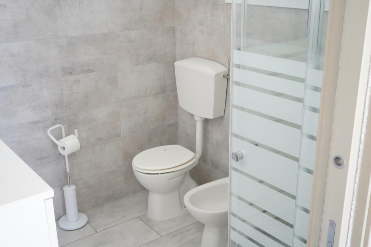 Villa Leonardo San Foca - Room, Pool & Restaurant Екстер'єр фото