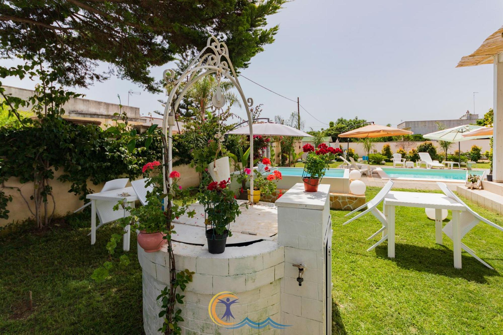 Villa Leonardo San Foca - Room, Pool & Restaurant Екстер'єр фото
