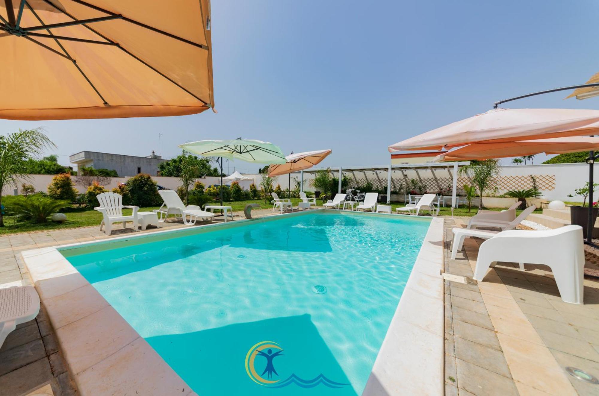 Villa Leonardo San Foca - Room, Pool & Restaurant Екстер'єр фото