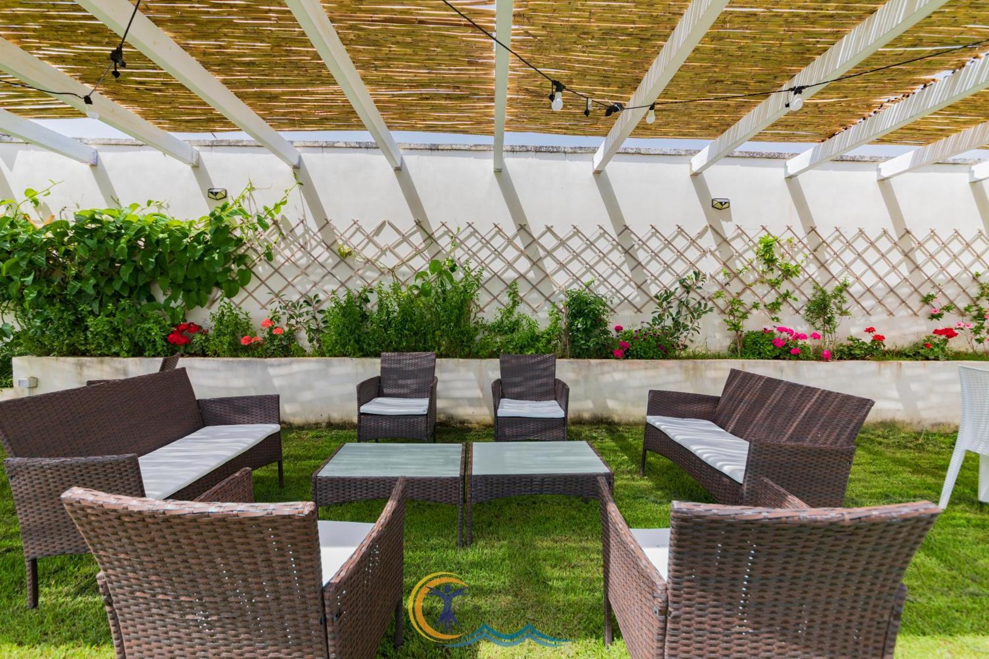 Villa Leonardo San Foca - Room, Pool & Restaurant Екстер'єр фото