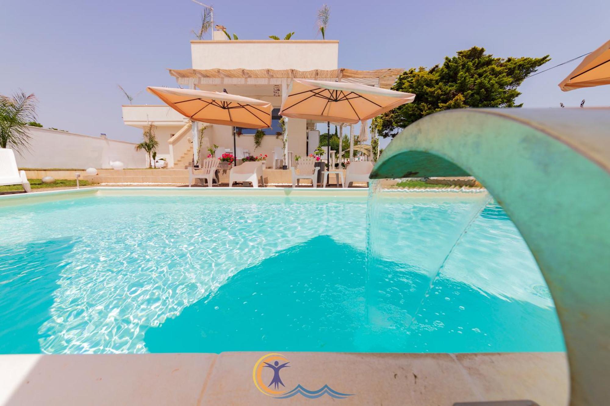 Villa Leonardo San Foca - Room, Pool & Restaurant Екстер'єр фото
