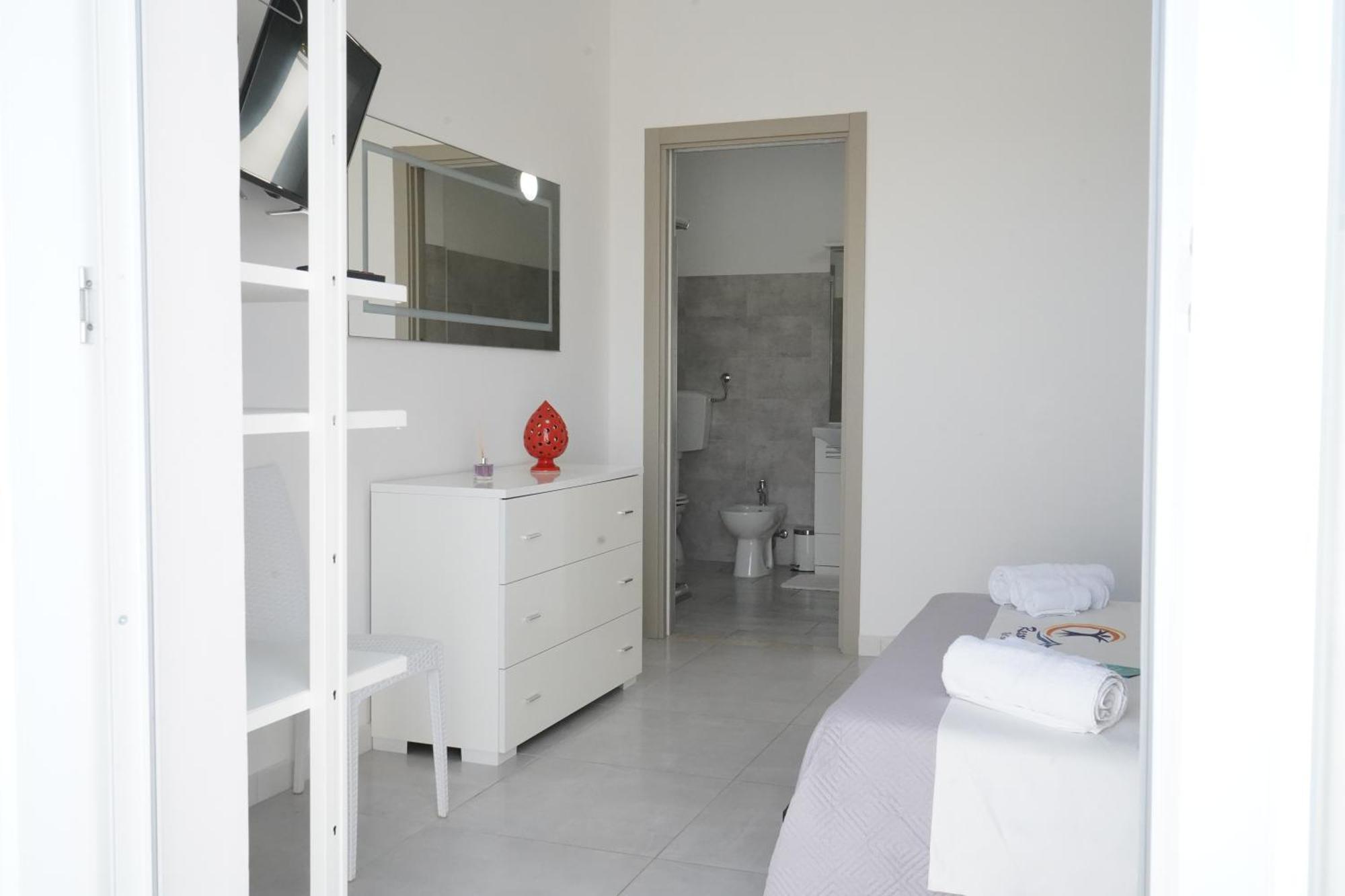 Villa Leonardo San Foca - Room, Pool & Restaurant Екстер'єр фото