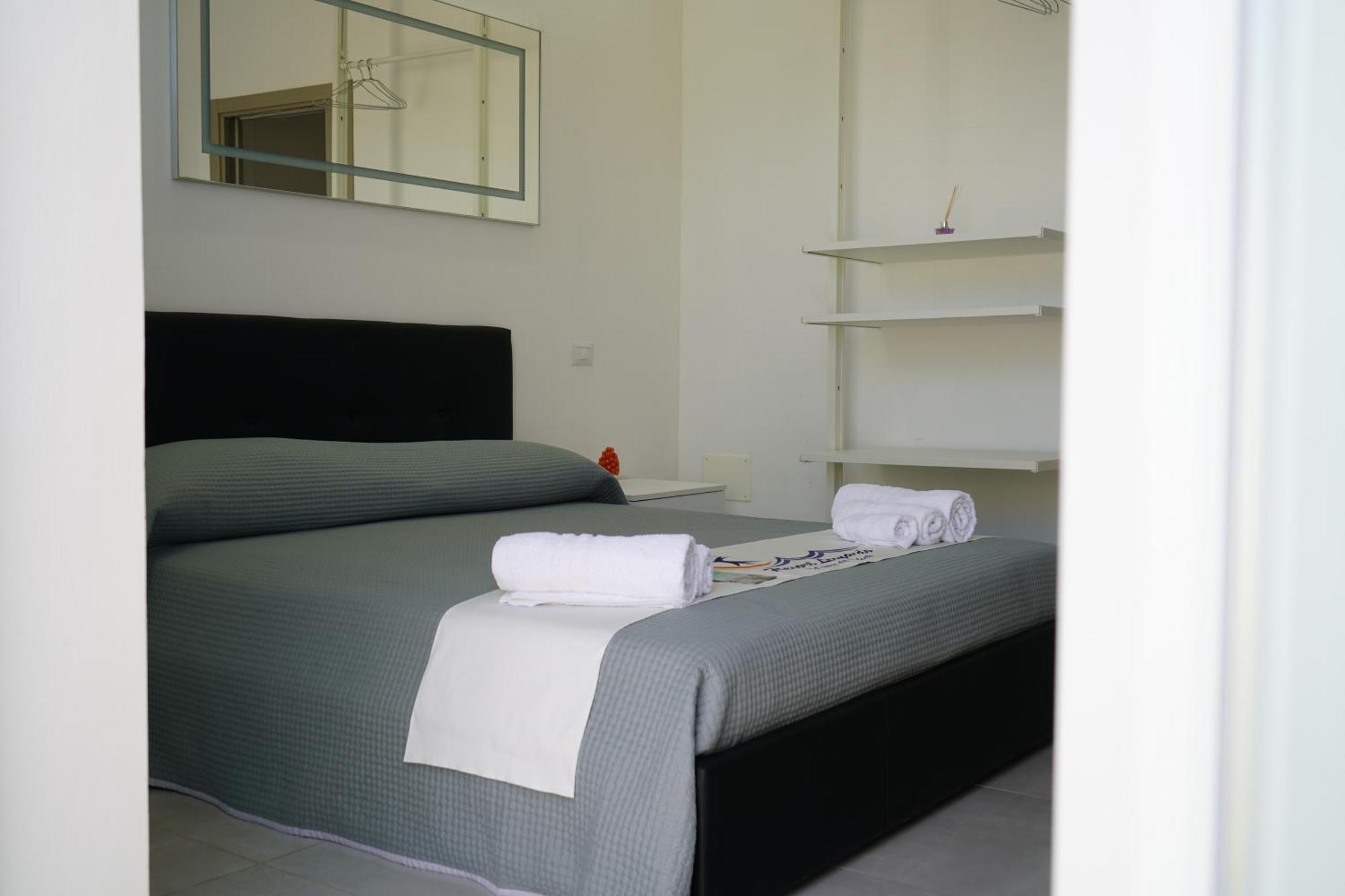 Villa Leonardo San Foca - Room, Pool & Restaurant Екстер'єр фото