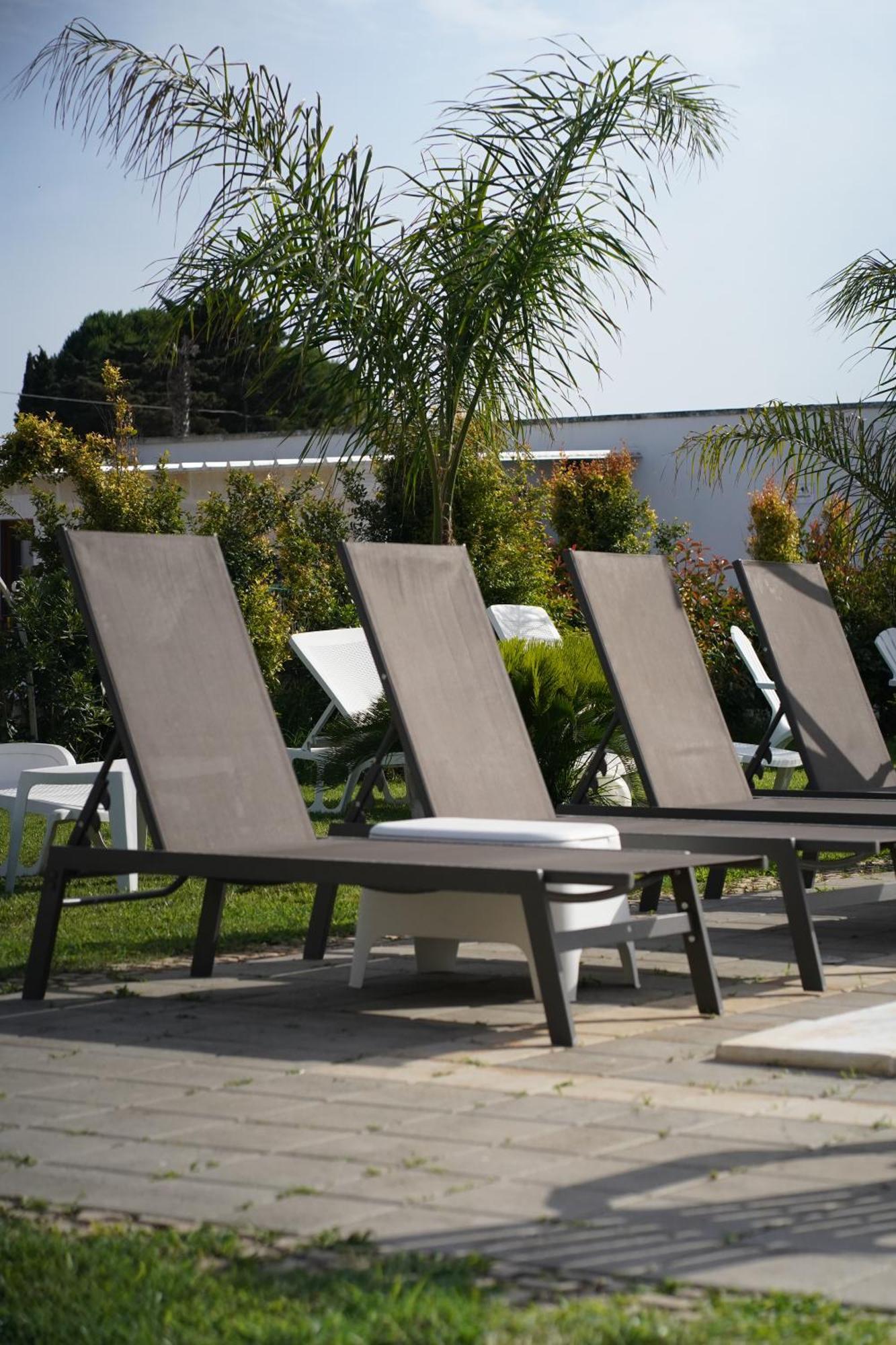Villa Leonardo San Foca - Room, Pool & Restaurant Екстер'єр фото